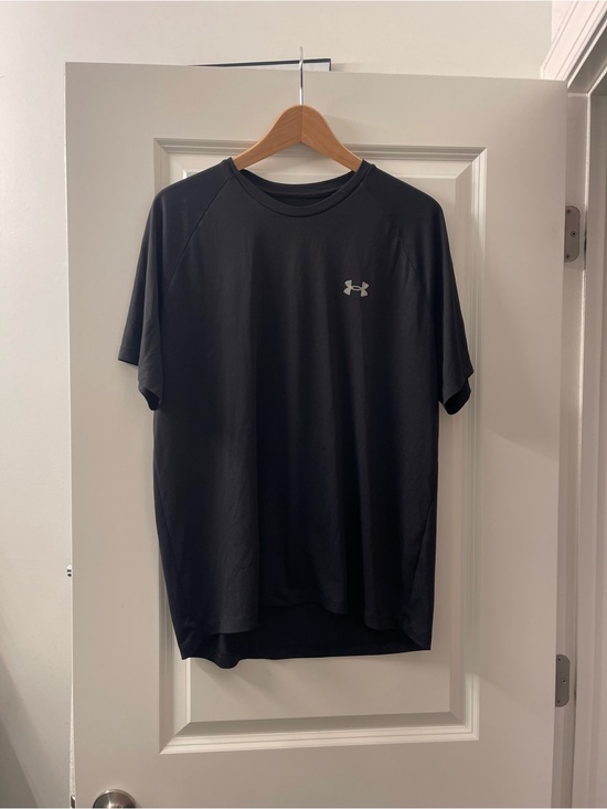 Under Armour Other - Under Armour Black Short-Sleeve Athletic Tee